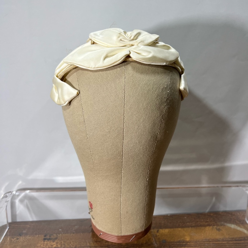 Vintage Lytton's Women's white/cream satin headpiece hat 1950s 1960s